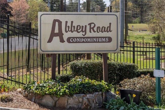 Building Photo - 3298 Abbeywood Dr