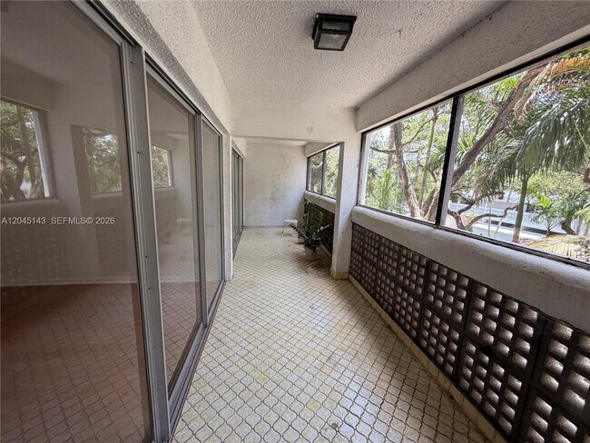 Building Photo - 3301 Spanish Moss Terrace