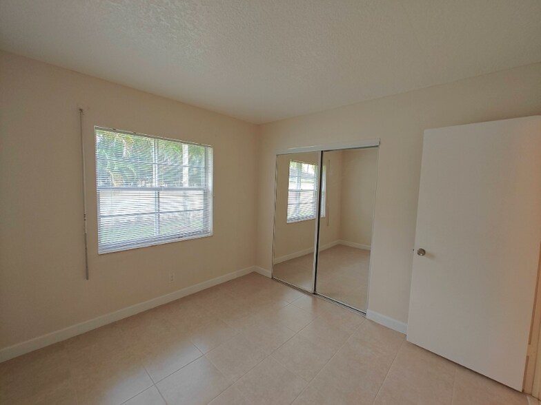 Building Photo - 8750 Royal Palm Blvd