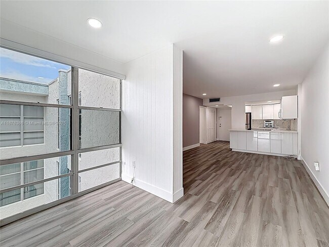 Building Photo - 17620 Atlantic Blvd