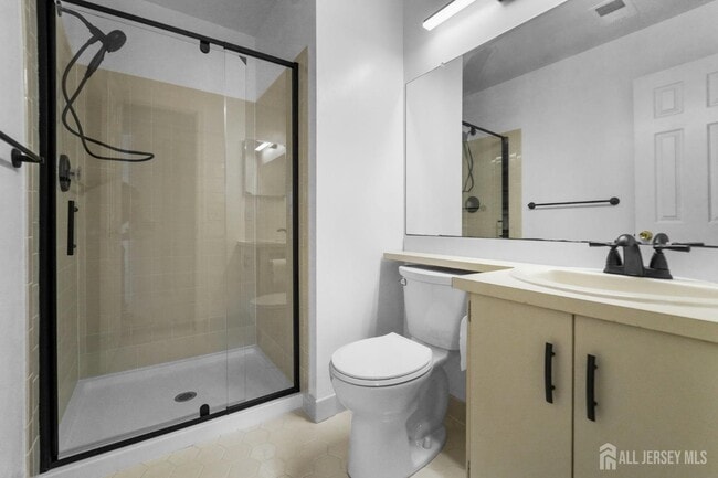 Building Photo - 194 Darwin Ln