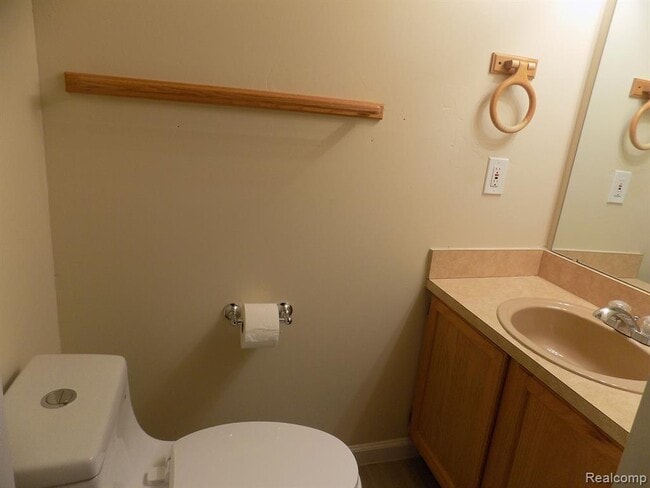 Building Photo - 40043 Crosswinds Rd