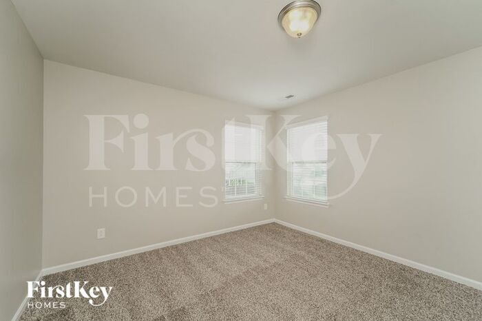 Building Photo - 5334 Hackberry Ln SW