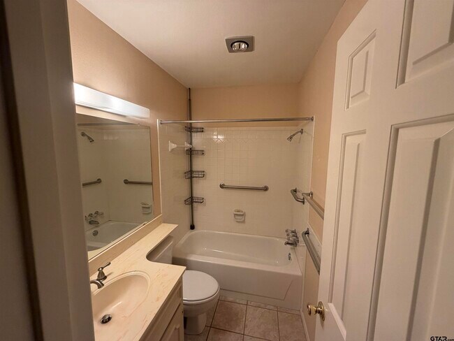 Building Photo - 1311 Larkspur Ln