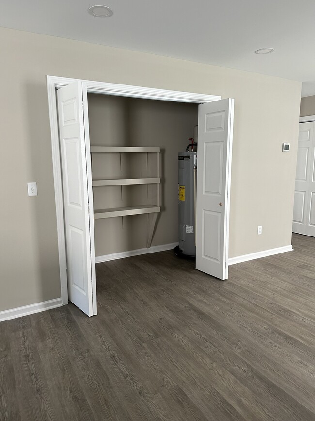 Building Photo - 305 E 22nd St