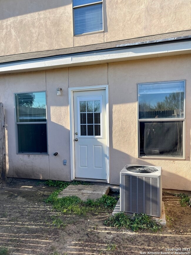 Building Photo - 10714 Mathom Landing