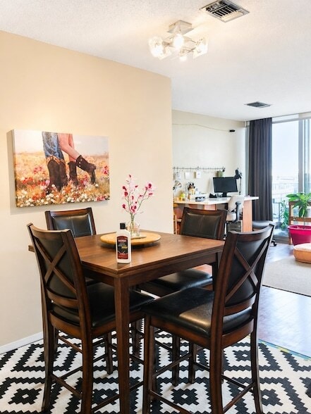 Building Photo - 3600 Montrose Blvd