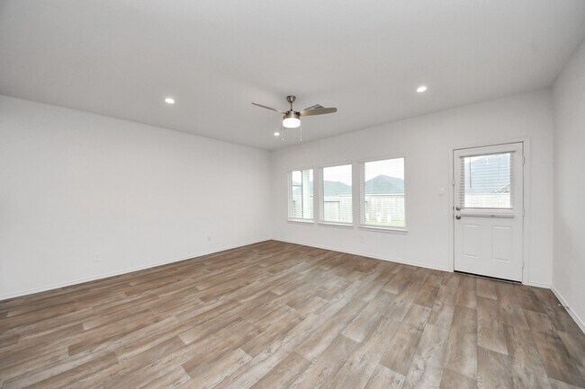 Building Photo - 31303 Heddington Ln