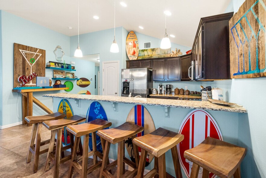 Building Photo - 618 Island Retreat Ct