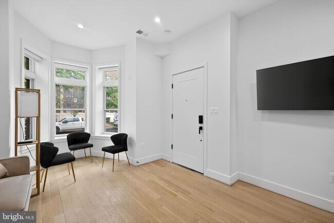 Building Photo - 1808 S St NW