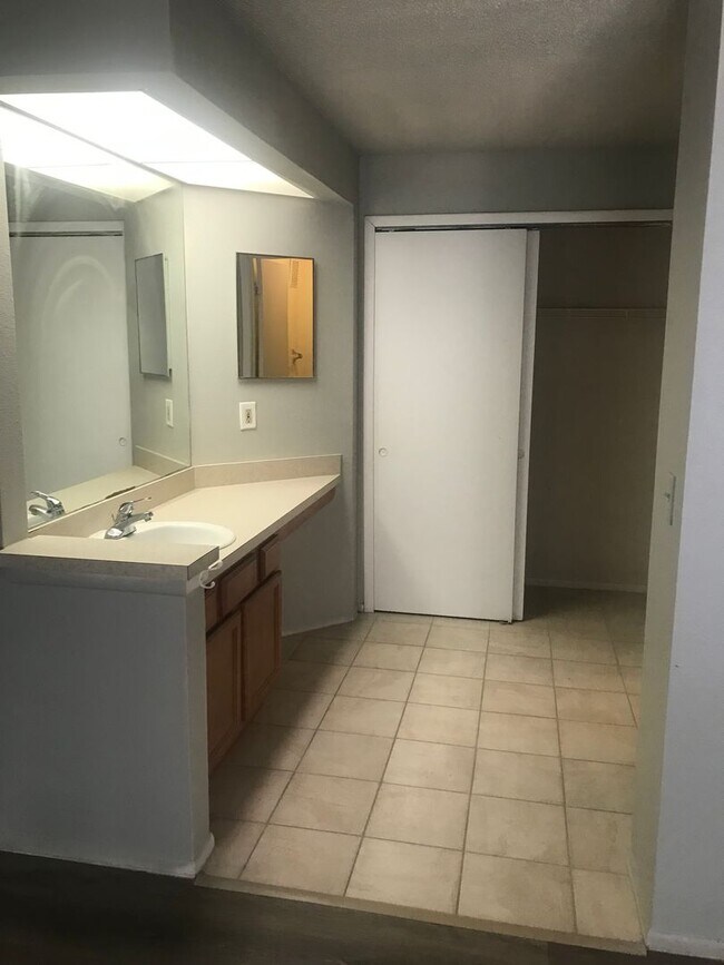 Building Photo - 7605SBD(100)