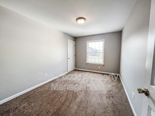 Building Photo - 415 E Church St