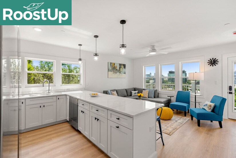 Building Photo - RoostUp Furnished Private Bedroom with Pri...