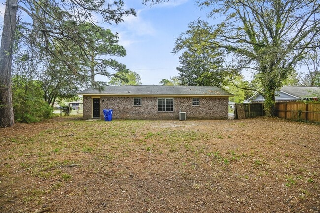 Building Photo - 4461 Jenwood St