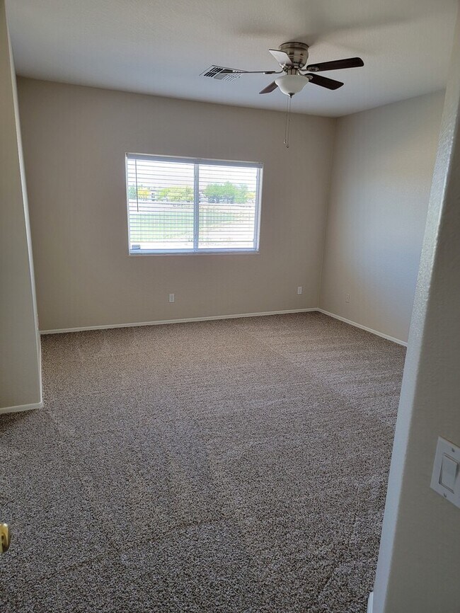 Building Photo - Fantastic 4-Bedroom, 2-Bathroom home For Rent in Avondale!