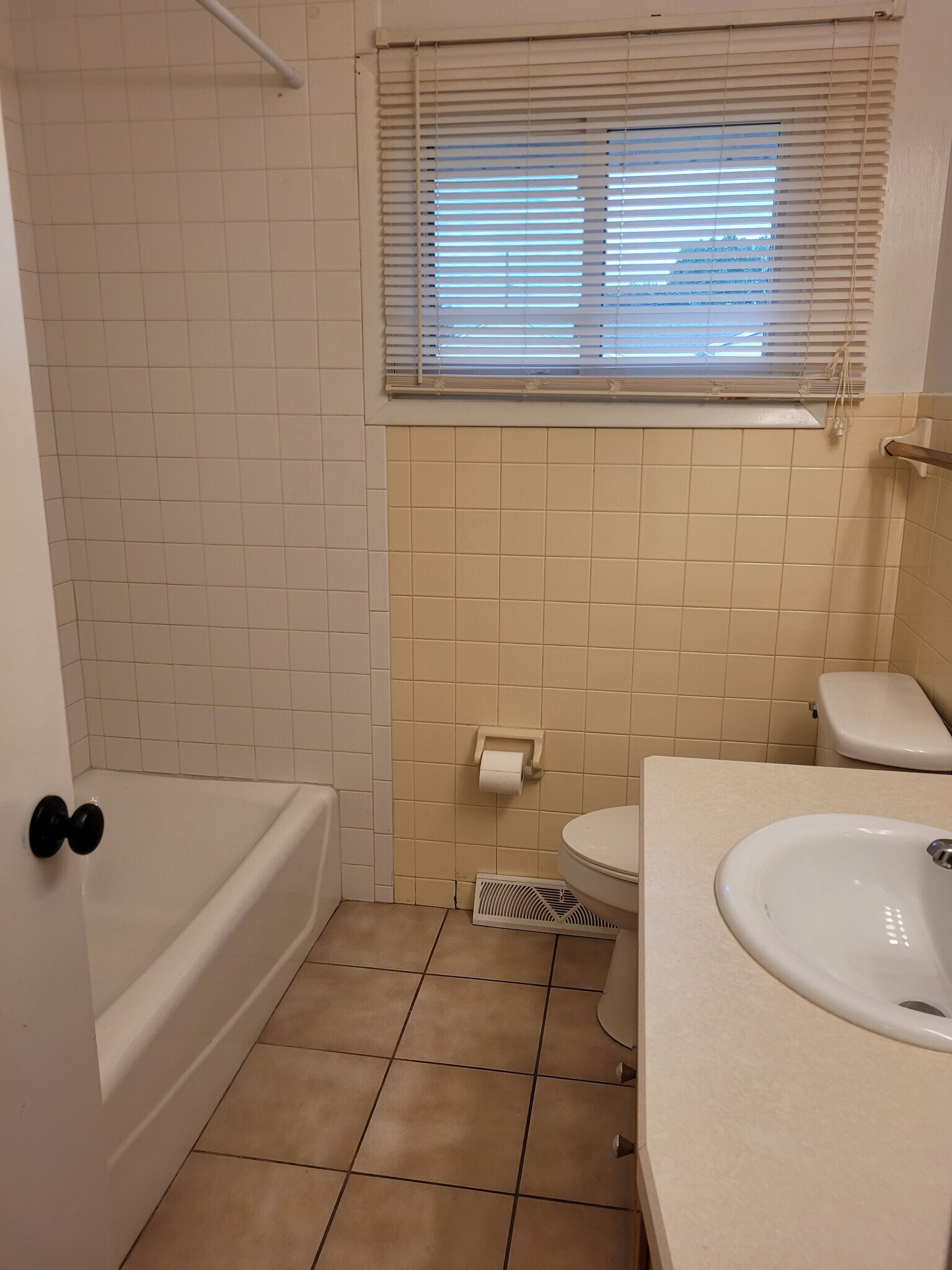 Building Photo - 338 Overlook Blvd