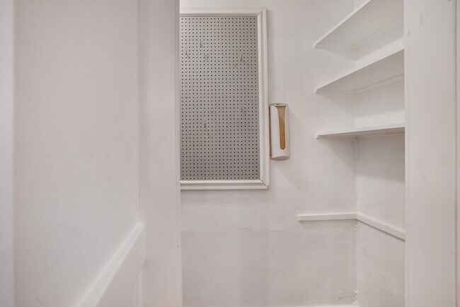 Building Photo - 156A South St