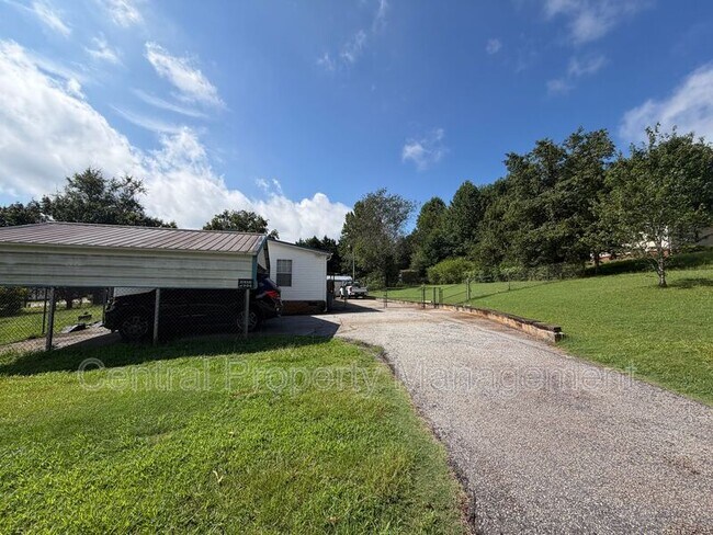 Building Photo - 167 Enon Church Rd