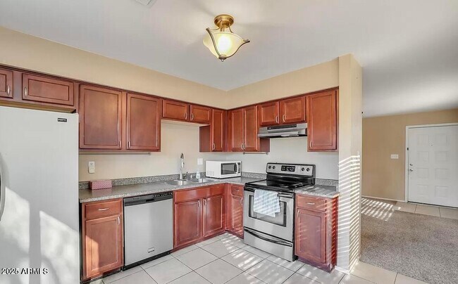 Building Photo - 1401 E El Parque Dr