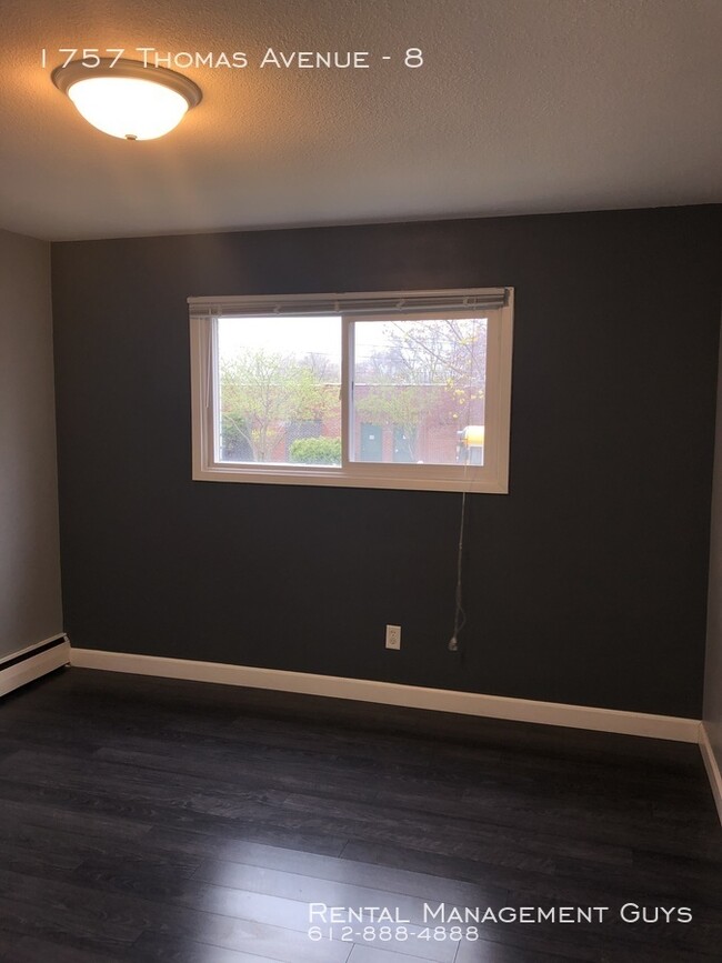 Building Photo - Beautiful 1 Bedroom St. Paul Apartment - W...