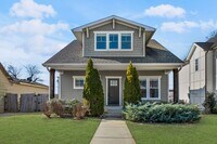 Building Photo - Beautiful North Nashville Home