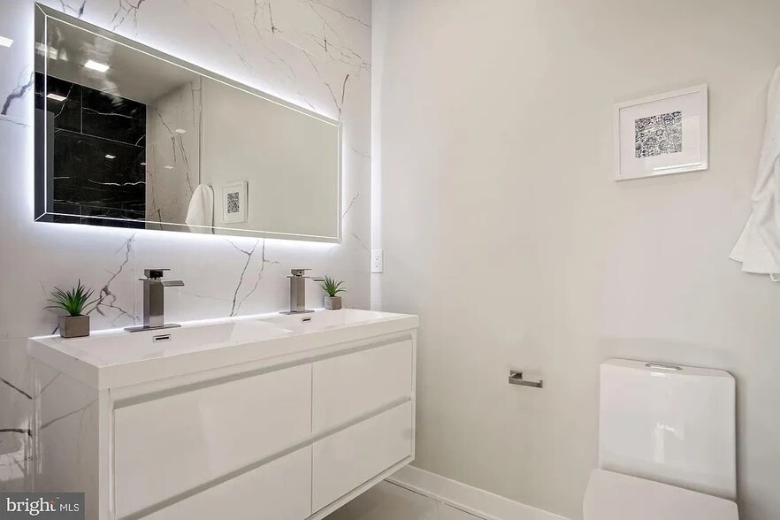 Master Bathroom - 1355 Bryant St NE