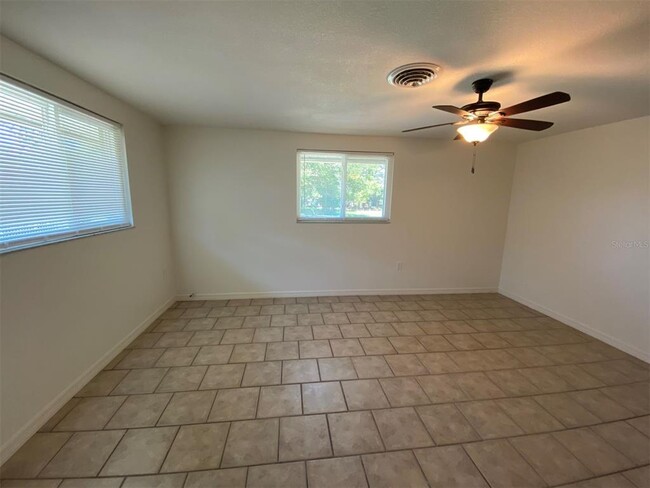 Building Photo - 1835 Neptune Dr
