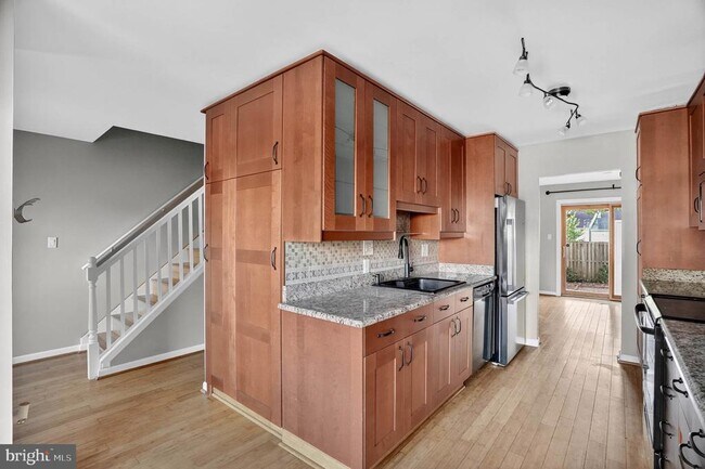 Building Photo - 1694 Forest Hill Ct
