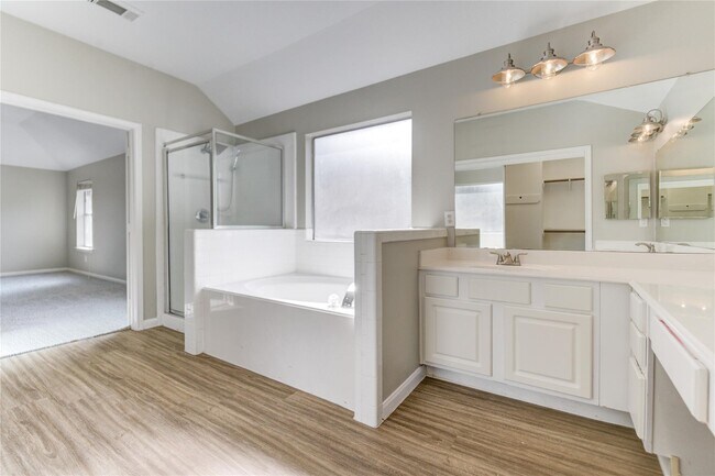 Building Photo - 12207 Lakewood Glade Ct