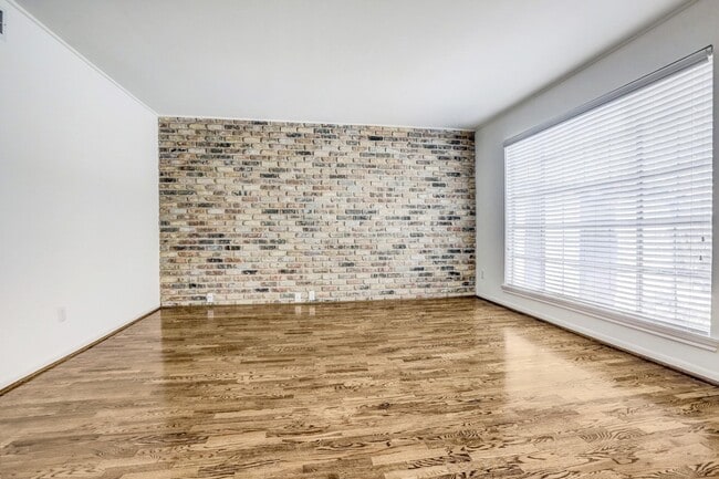 Building Photo - 415 Hawthorne St