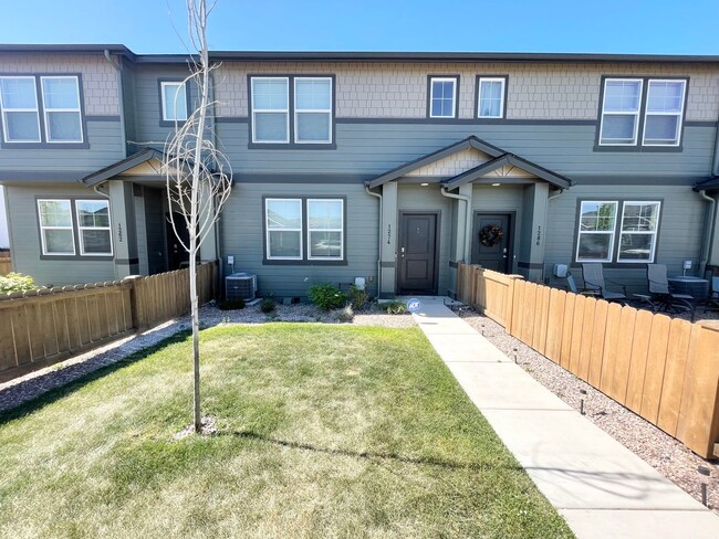 Primary Photo - Newly Established Town Home in Redmond, OR!!