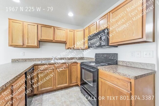 Building Photo - 1967 N 225 W