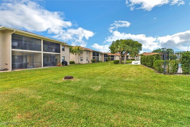 Building Photo - 131 Cypress Way E