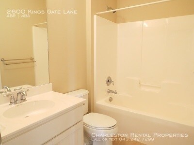 Building Photo - 2600 Kings Gate Ln