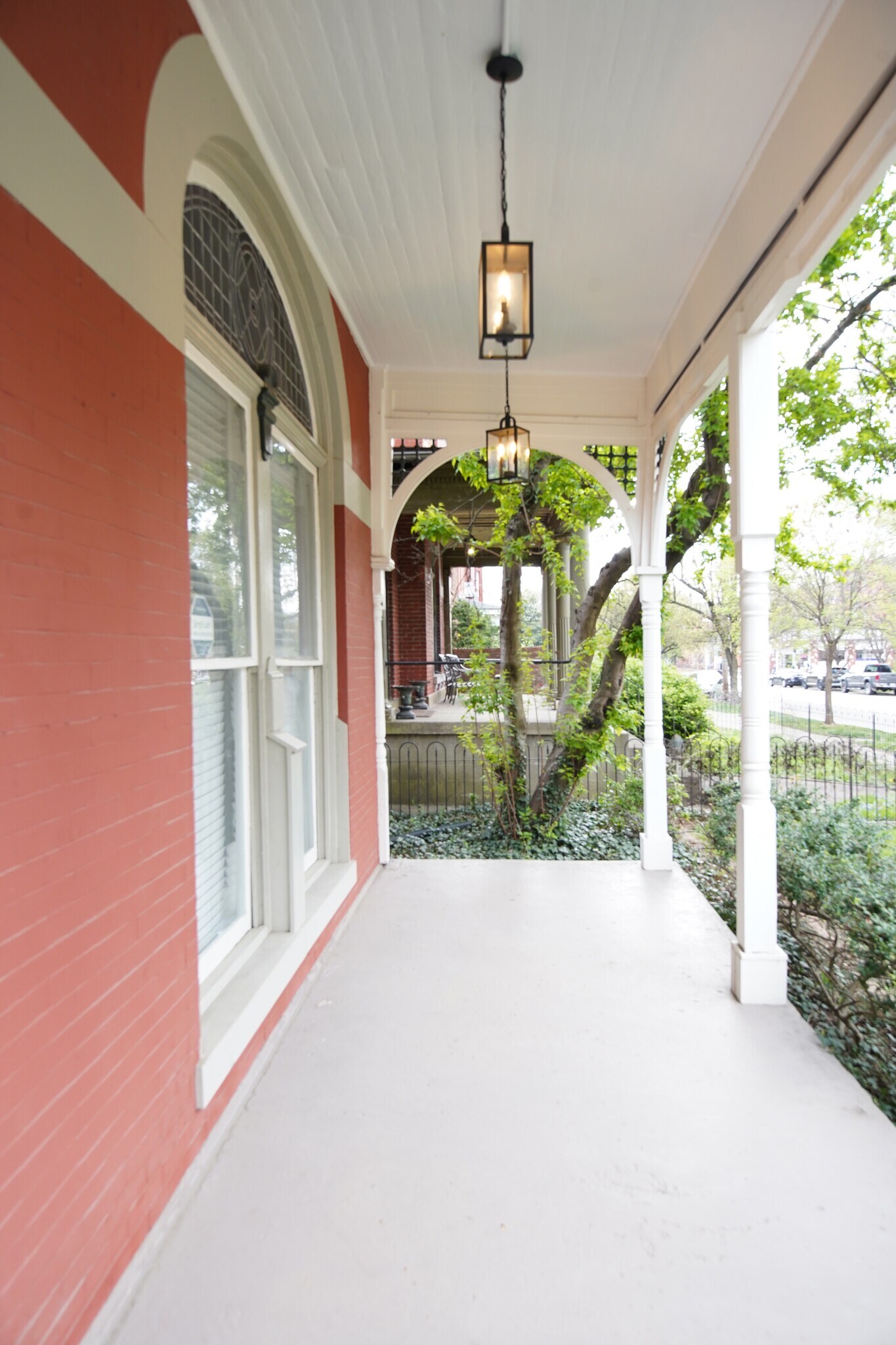 Building Photo - 112 W Ormsby Ave