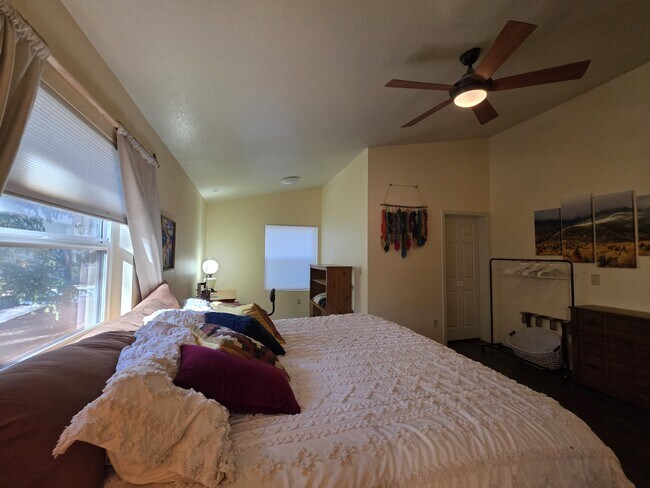 Building Photo - 7507 Tall Pine Dr