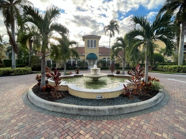 Rontonda - 4690 Saint Croix Ln