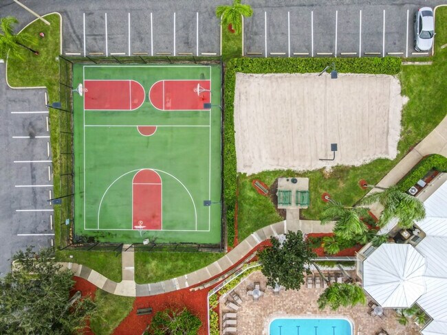 Building Photo - 2314 Silver Palm Dr