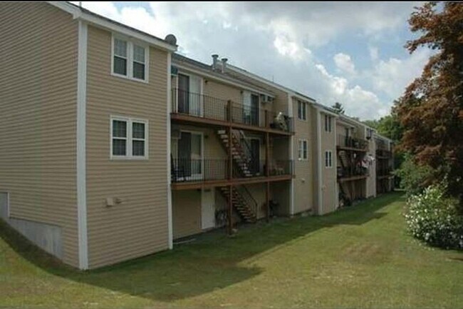 Building Photo - 456 Mammoth Rd