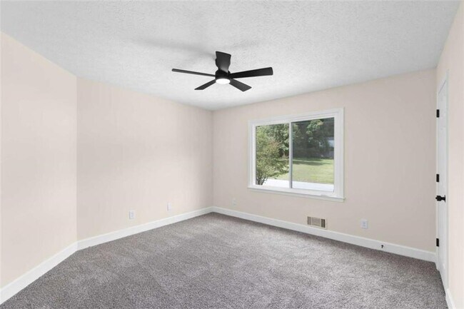 Building Photo - 2250 Ridge Forest Dr