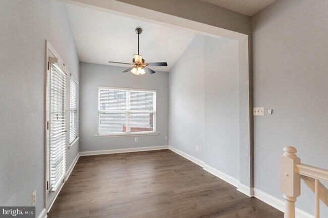 Building Photo - 43792 Sunset Terrace