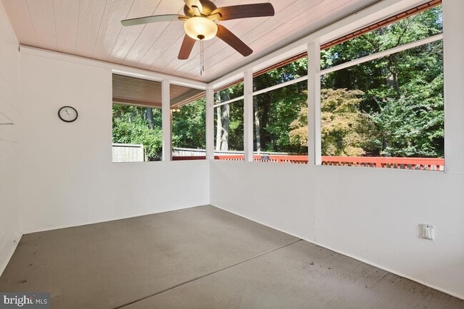 Building Photo - 12027 Devilwood Dr