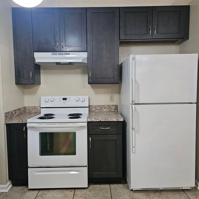 Building Photo - 261 Starmount Dr