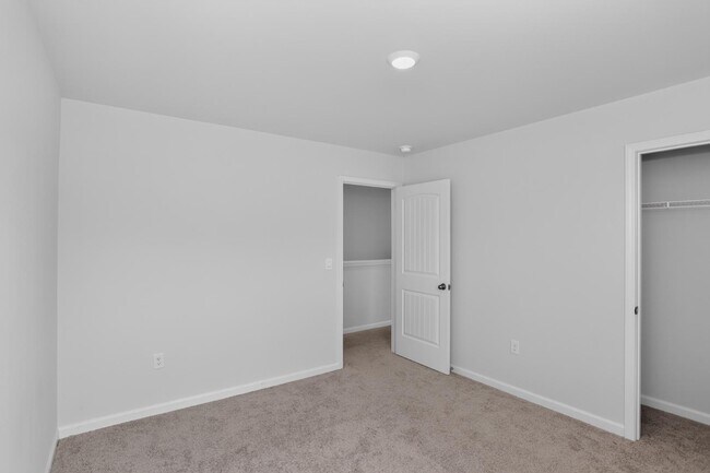 Building Photo - 383 King Vlg