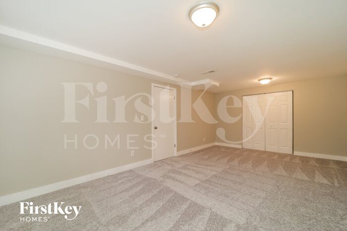 Building Photo - 3980 Willow Ridge Rd