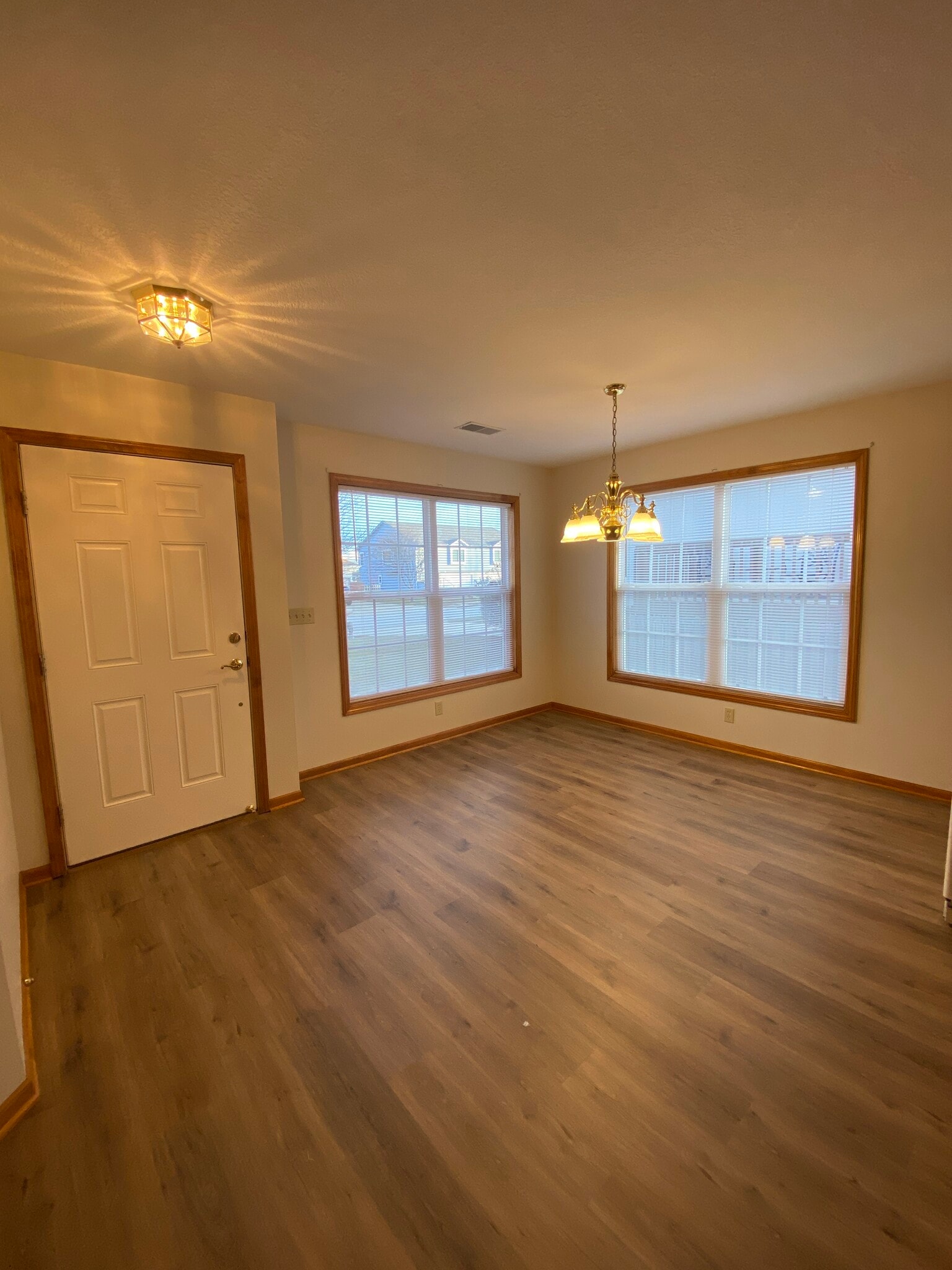 Building Photo - 3906 SW Charthwell Ct