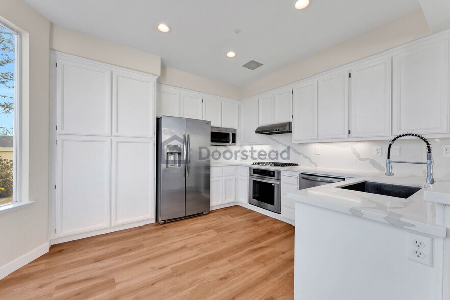 Building Photo - 3447 Quarry Park Dr