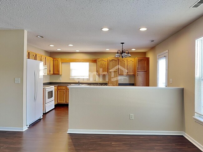 Building Photo - 8110 Red Barn Ct