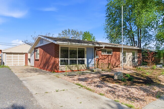 Building Photo - 1153 Buccaneer Dr