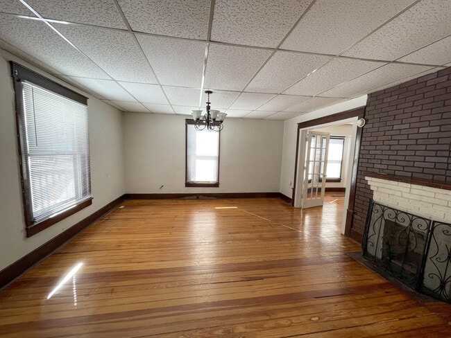 Building Photo - 21 Anderson Ave